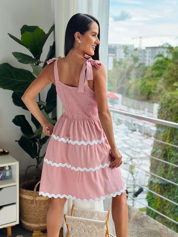 Short Dress rosa pastel espectacular · vista 2